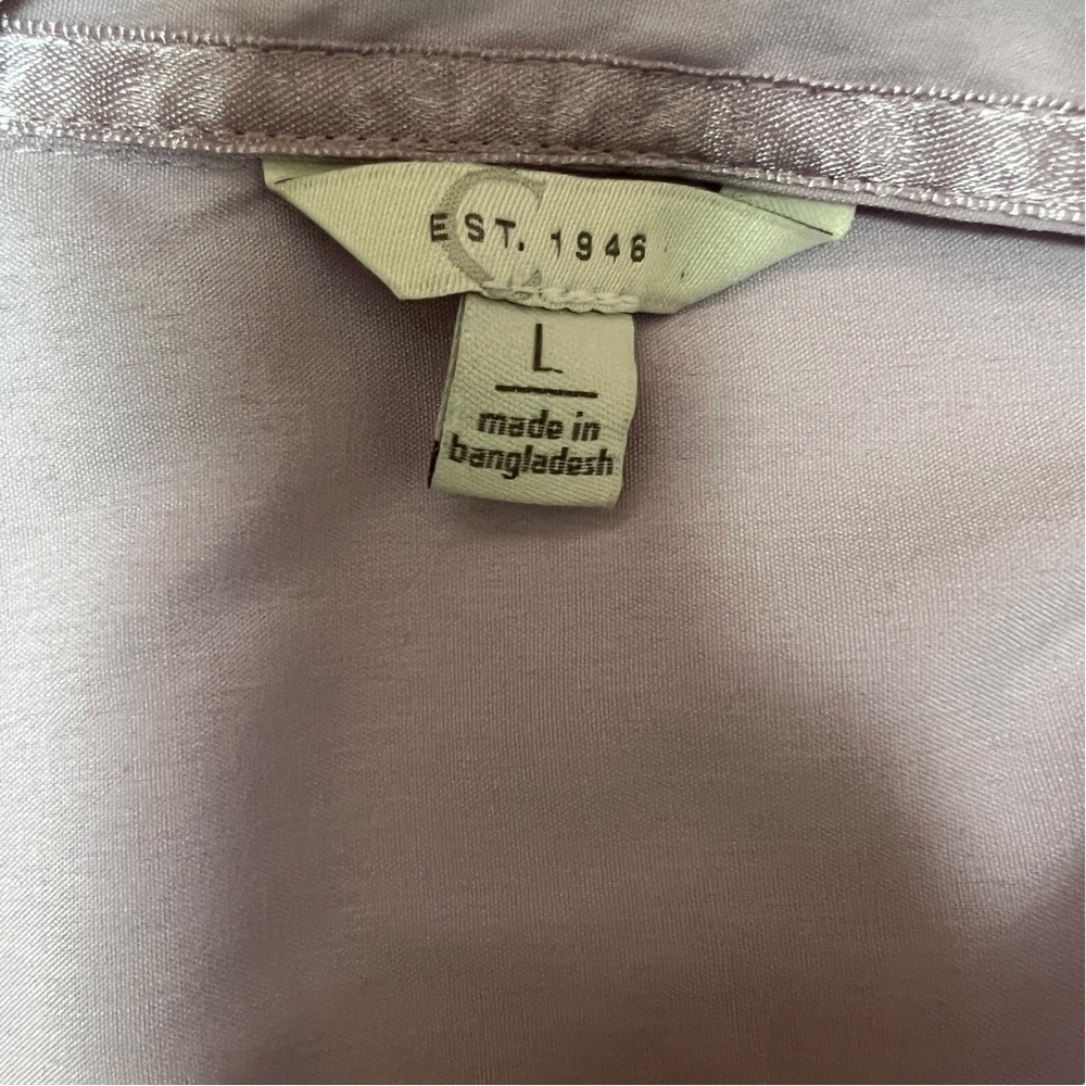 EST. 1946, Women's Lavendar Button Down Blouse, Size Large - Picture 10 of 10